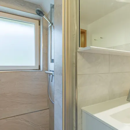 Haus Sterntaucher, 02